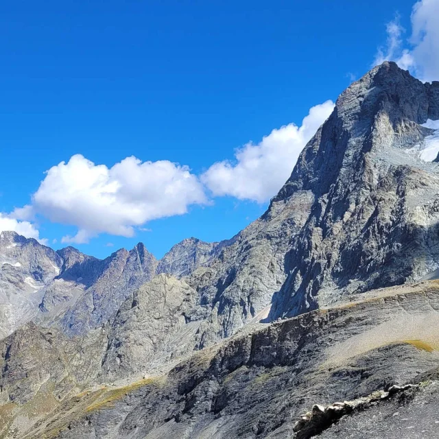 Le pic de Sirac vu depuis le col de Vallonpierre dans les Ecrins