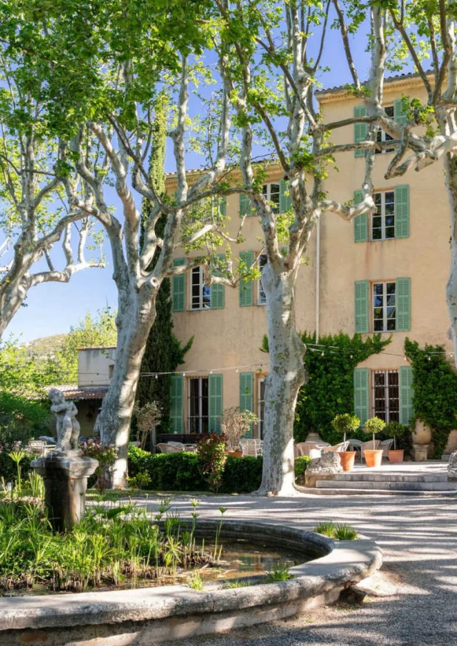 Entrée de la bastide de La Magdeleine