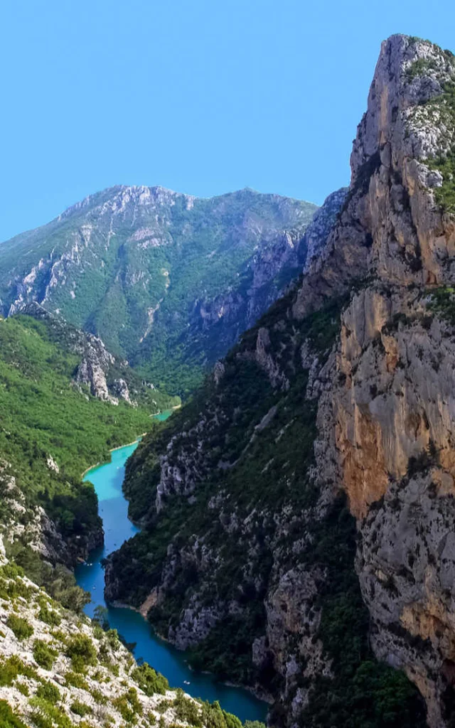 Vue panoramique sur les gorges du Verdon