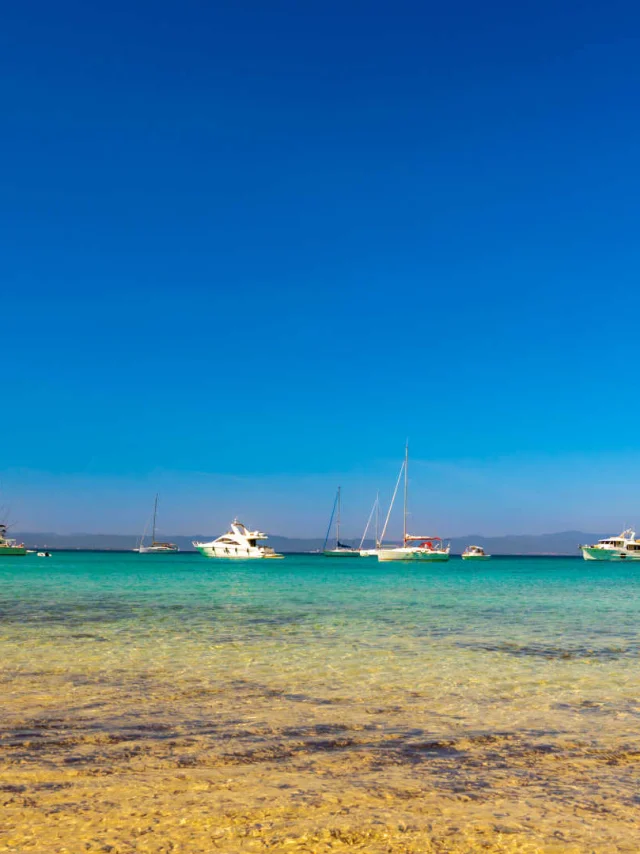Boote vor der Küste von Porquerolles