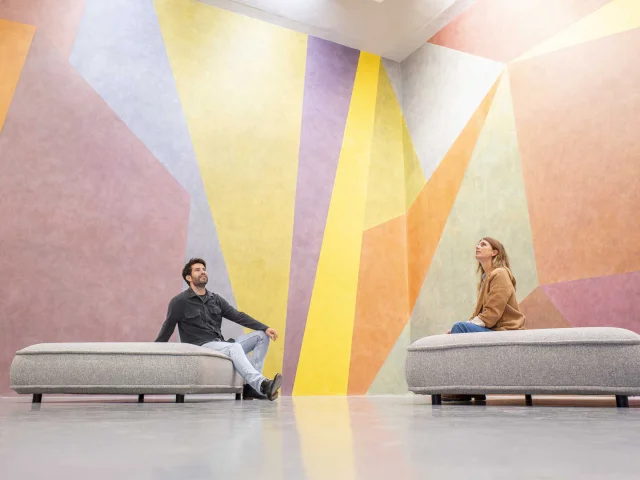 Couple en visite à la Fondation Lambert