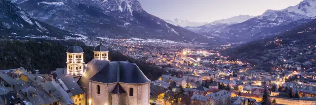 Briançon and its lights at dusk