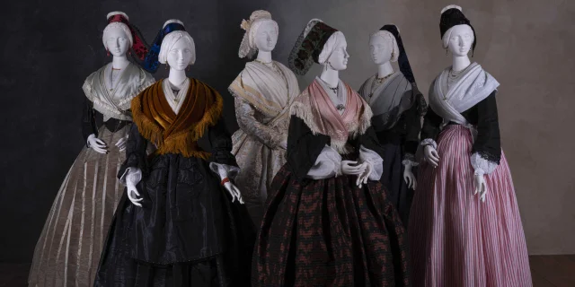 Silhouettes exposées au Musée de la Mode et du Costume - Fragonard