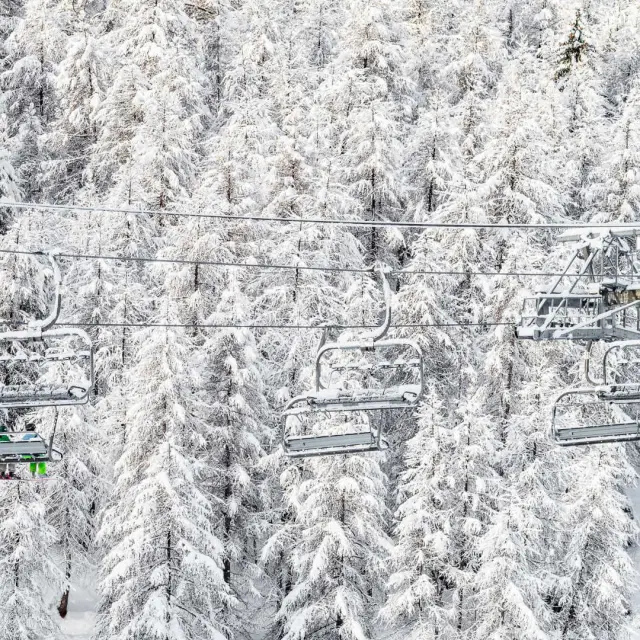 La station d'Auron sous la neige