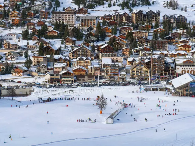 La station de Montgenèvre sous la neige