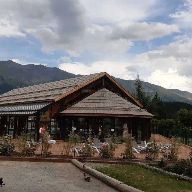 L'entrée de la piscine d'Auron