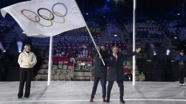 Renaud Muselier drapeau olympique