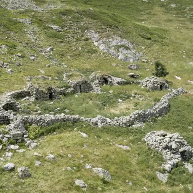 Site des Six cabanes-Saint-Maurice-en-Valgaudemar