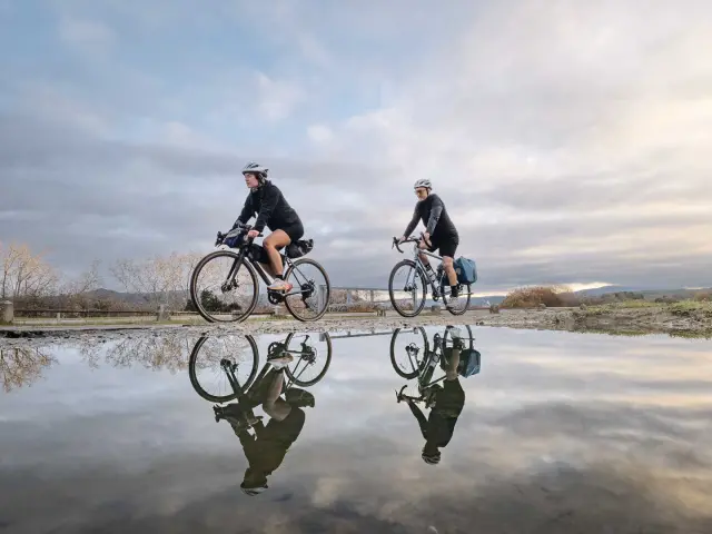Cycliste près de la Durance